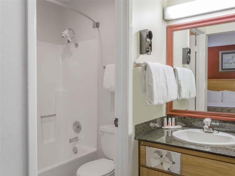 Country & By Radisson, Napa Valley, Ca Hotel *
